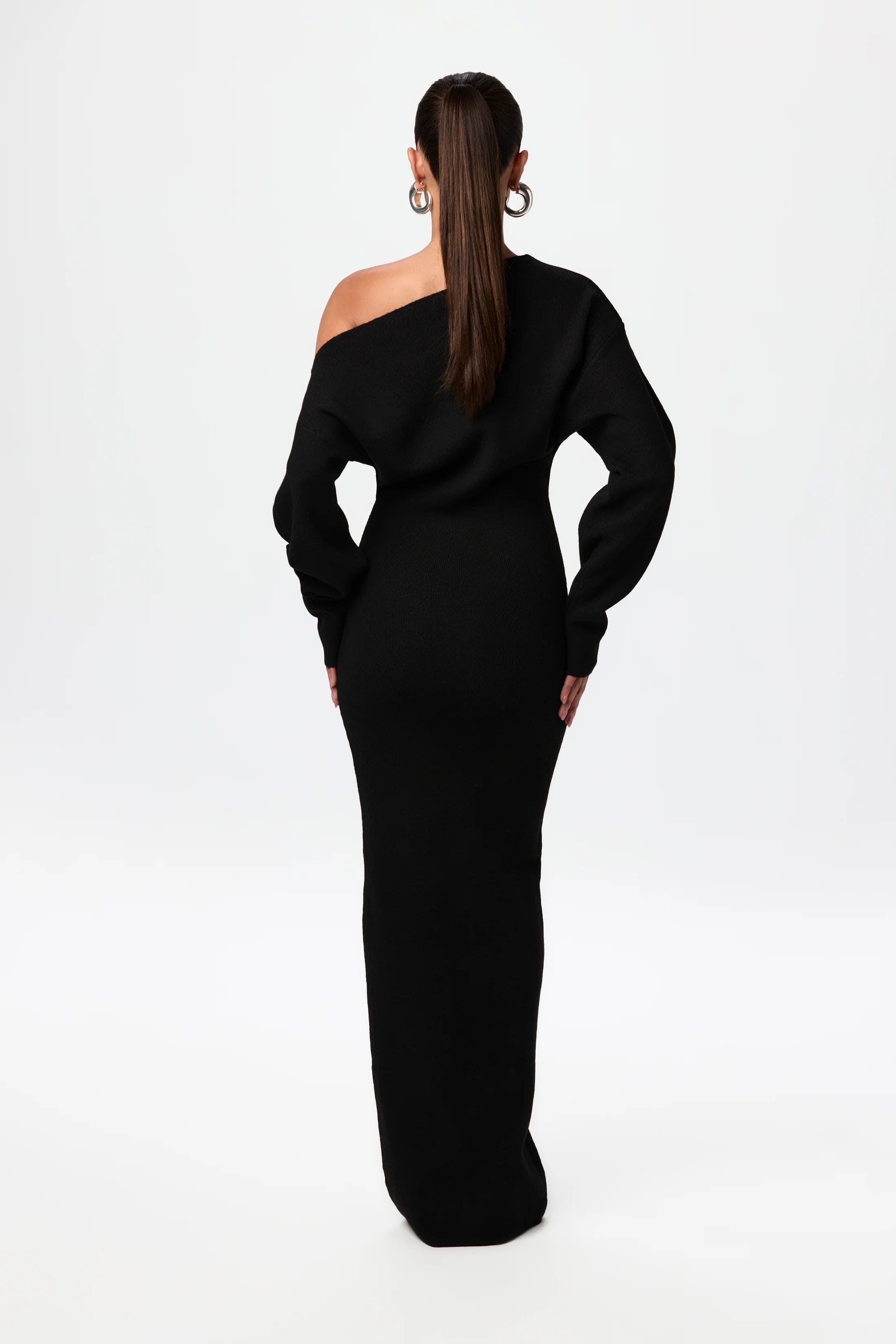 Solara – Luxe Off-Shoulder Dress